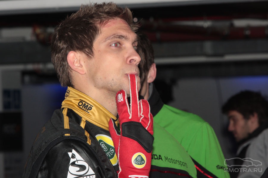 90756_petrov_middle_finger_roc11.jpg